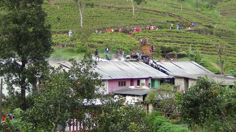 பூண்டுலோயா லயன் குடியிருப்பில் தீப்பரவல்.