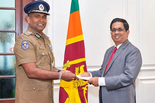 புதிய பொலிஸ்மா அதிபர் பிரியந்த வீரசூரிய