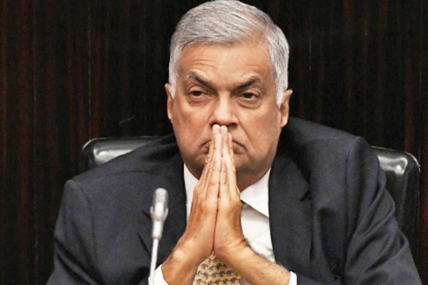 வெளியேறினார் ரணில்.