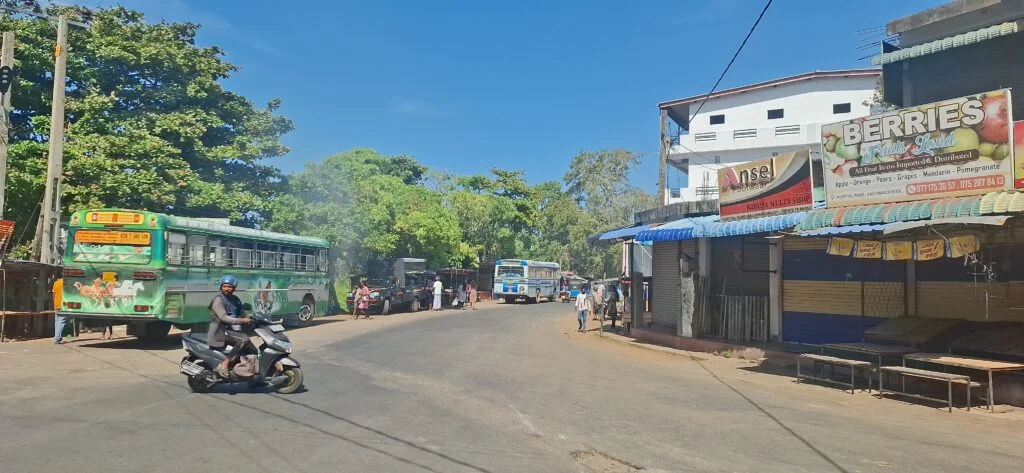ஹர்த்தாலை முன்னிட்டு – களுவாஞ்சிகுடியில் பொதுச்சந்தை மற்றும் வர்த்தக நிலையங்கள் முற்றாக மூடப்பட்டுள்ளன.