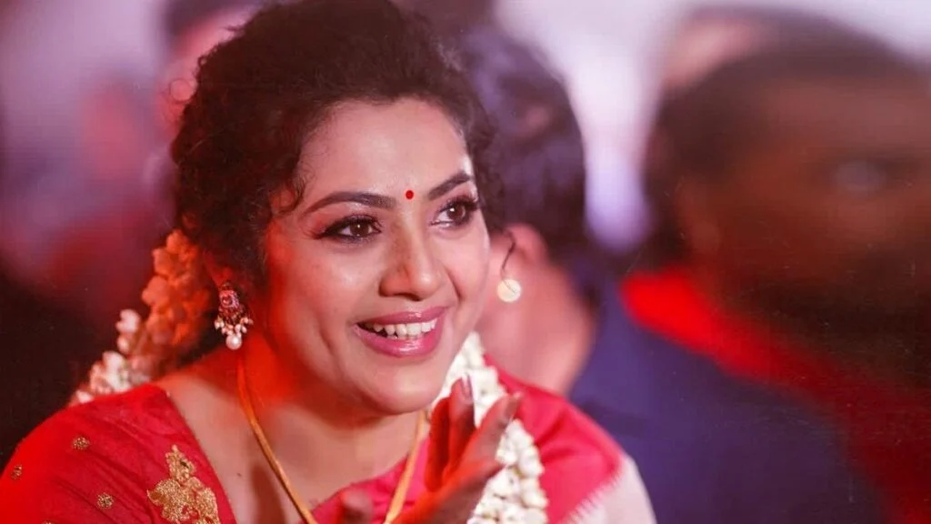 நெகடீவ் கேரக்டர் வேண்டாம் என்று முடிவு செய்தேன் : மீனா விளக்கம்
