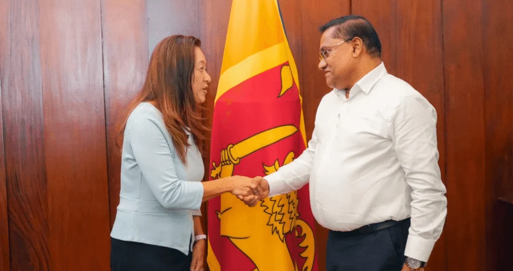 அமெரிக்க தூதுவர் ஜூலி சங் – அமைச்சர் விஜித்த ஹேரத் சந்திப்பு.