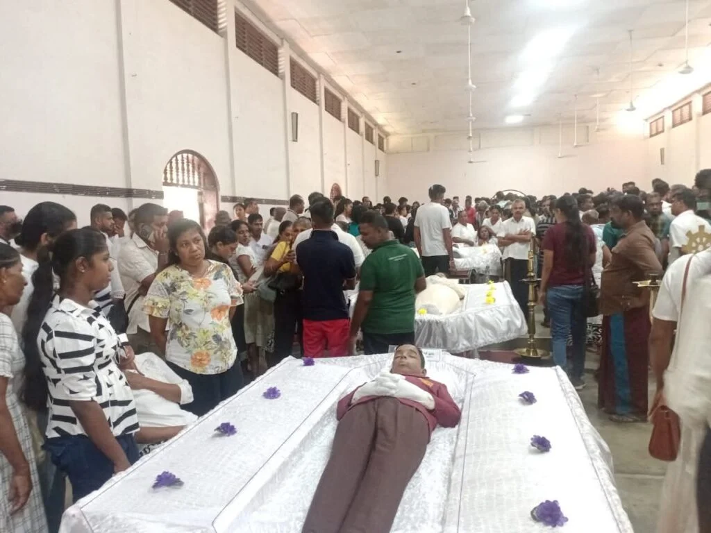 தங்காலை நகர சபைக்கு கொண்டுவரப்பட்டுள்ள உடல்கள்