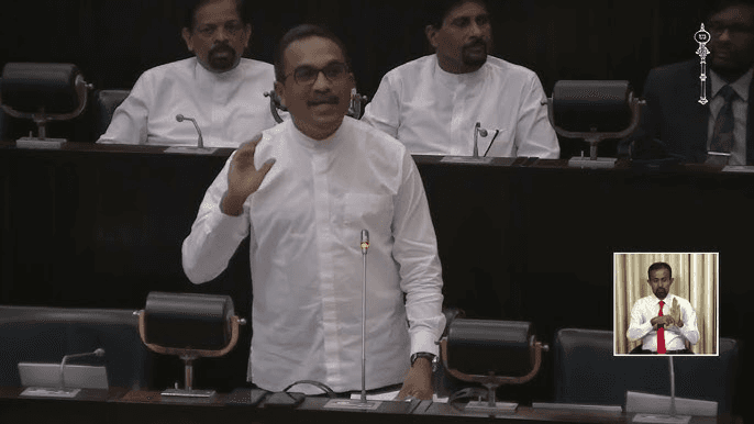 நவீன எண் தகடுகள் விரைவில் – அமைச்சர் பிமல் கருத்து.