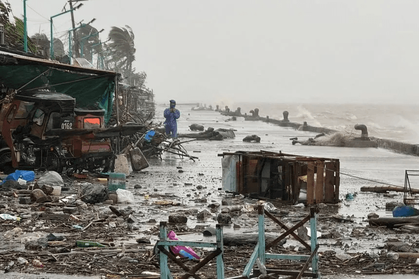 உச்சமடைந்த ரகசா புயல் – அதிகரிக்கும் உயிரிழப்புக்கள்.