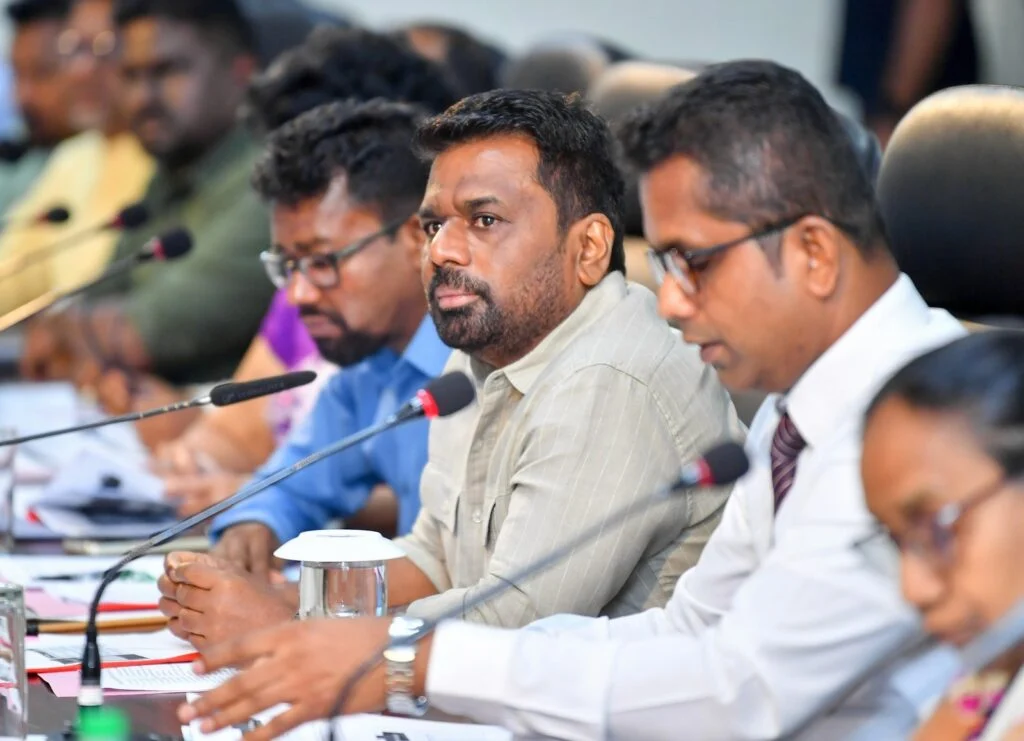 அபிவிருத்தியில் அரசு அதிகாரிகளின் பொறுப்பு அவசியம் – ஜனாதிபதி தெரிவிப்பு.