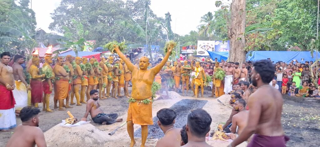 பிரசித்தி பெற்ற திரௌபதை அம்மன் ஆலய வருடாந்த தீ மிதிப்பு. #Video