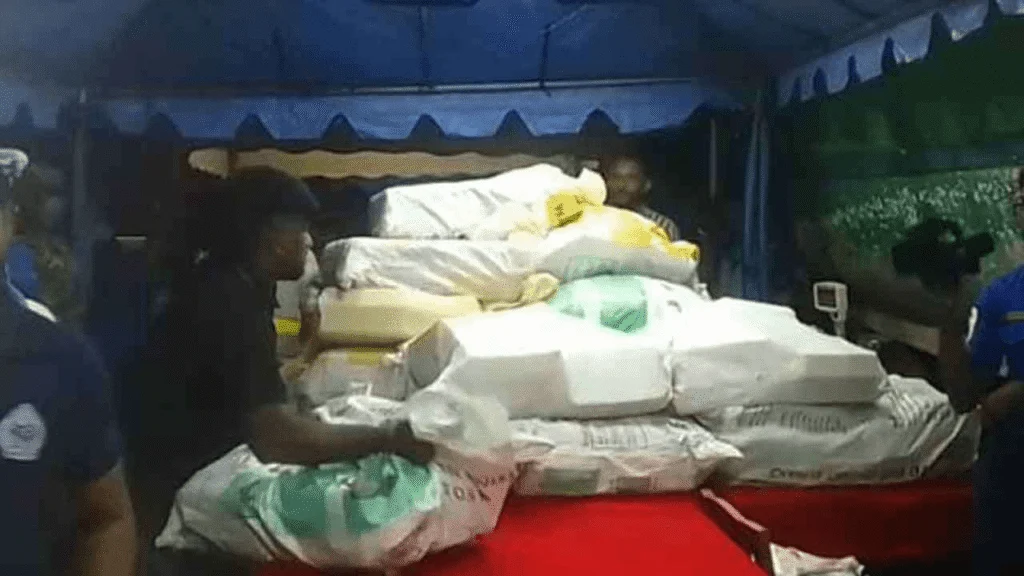 தெற்கு கடலில் மிதந்த பொதிகளில் 839 கிலோ போதைப்பொருட்கள் !