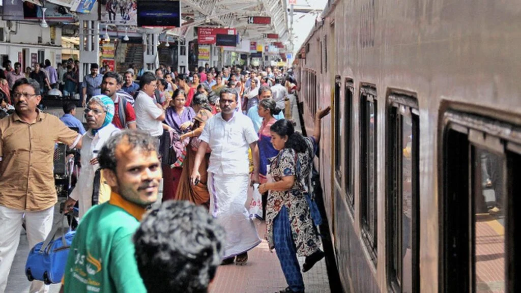 மதுபோதையில் கடமையில் ஈடுபட்டிருந்த ரயில் கடவை பாதுகாப்பு ஊழியர் கைது