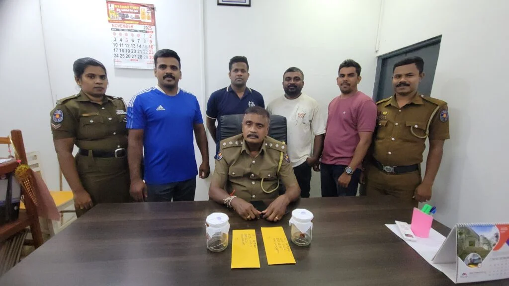 காதலனின் நகைகளை திருடிய காதலி கைது!