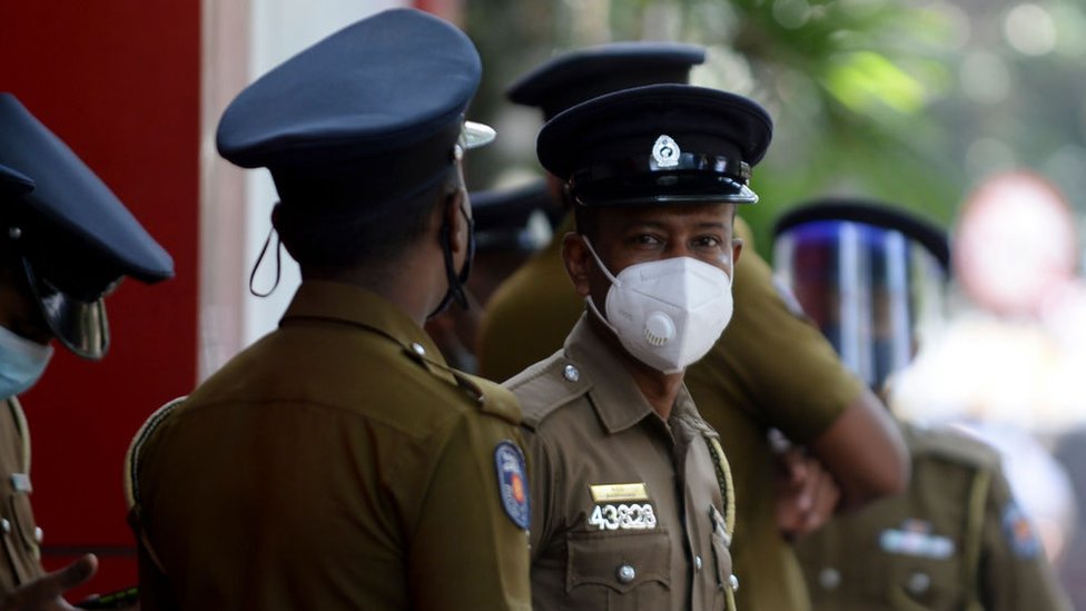 பொலிஸாரின் சுற்றிவளைப்பு நடவடிக்கையில் 693 பேர் கைது