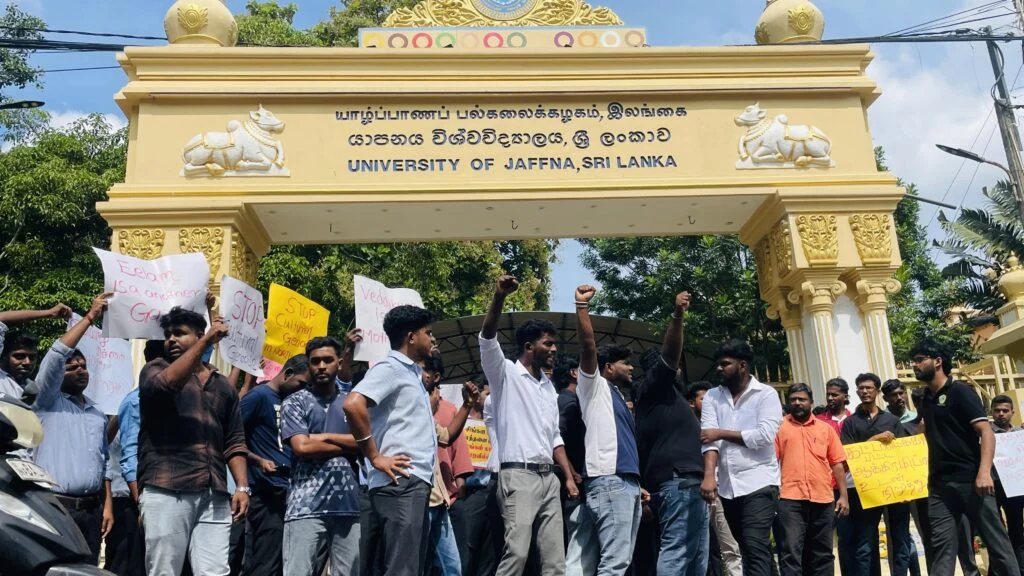 தையிட்டி விகாரை அகற்றக் கோரி யாழ். பல்கலைக்கழக மாணவர்கள் போராட்டம்