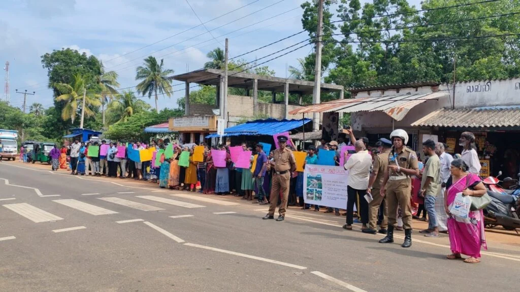 கிரவல் அகழ்விற்கு எதிராக கங்கன்குளம் மக்கள் ஆர்பாட்டம்