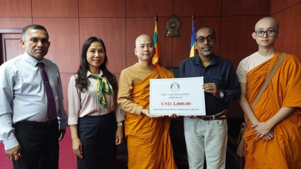 பாதிக்கப்பட்ட பௌத்த விகாரைகளை புனரமைக்க வியட்நாம் ஆசிரமத்திடமிருந்து நன்கொடை