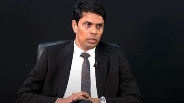 பொலிஸில் சரணடைந்த பாராளுமன்ற உறுப்பினர் அர்ச்சுனா!