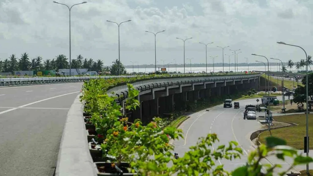 அதிவேக வீதியின் அத்துருகிரிய நுழைவாயில் மீண்டும் திறப்பு