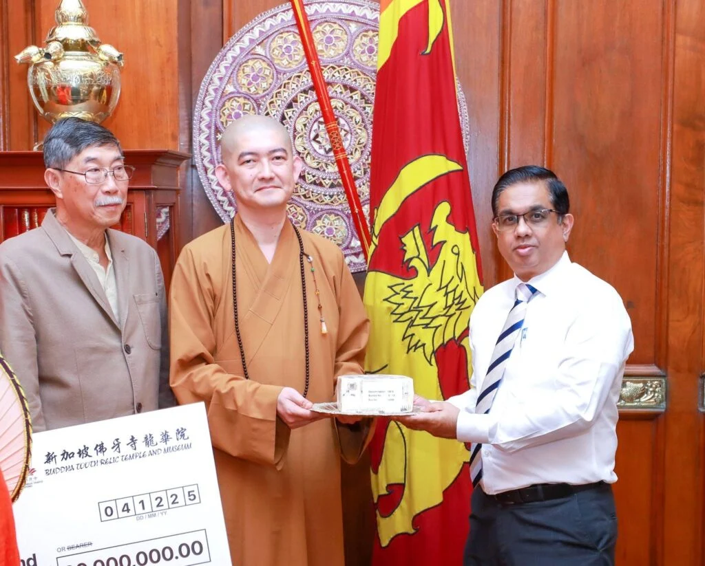 ஹுணுபிட்டி கங்காராம விகாரையினால் 30 மில்லியன் ரூபாய் நிதி நன்கொடை