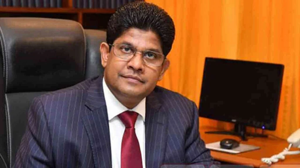 நாடாளுமன்ற பிரதி செயலாளர் நாயகத்தின் பணி இடைநீக்கம்