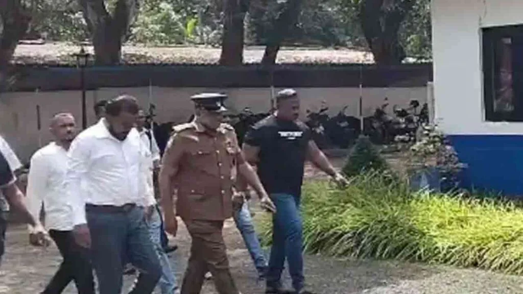 மதுகம பிரதேச சபை தவிசாளர் பிணையில் விடுவிப்பு!