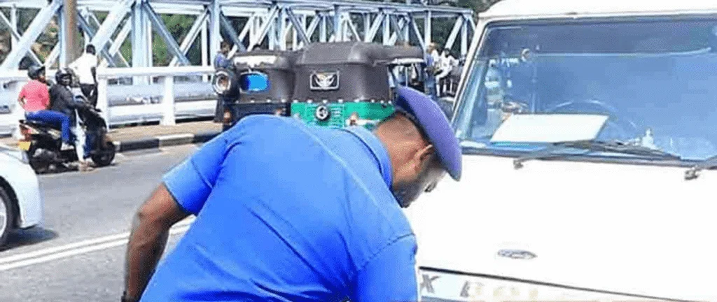 களு கங்கையில் கணக்காளரை தேடும் பொலிஸார்