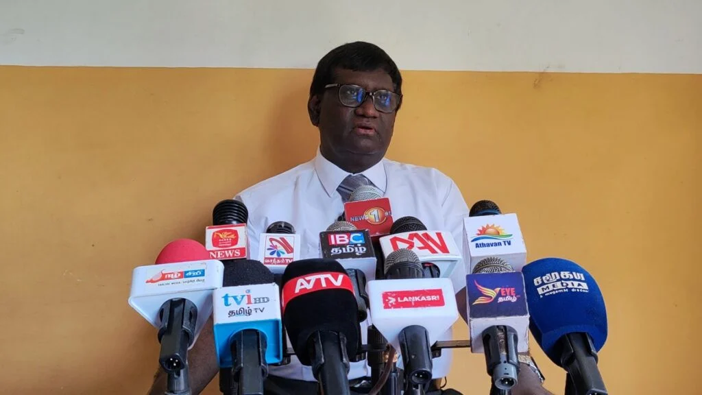 சத்தியலிங்கம் பச்சத்துரோகி வைத்தியர் சிவமோகன் குற்றச்சாட்டு