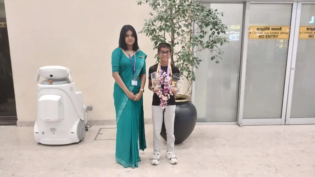இலங்கையின் மேசைப்பந்து வீரரான டாவி சமரவீர நாட்டிற்கு வருகை