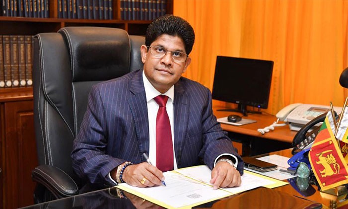 பாராளுமன்ற பிரதி செயலாளர் நாயகம் பணியிடை நீக்கம்!