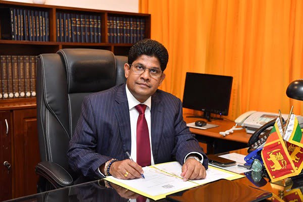 பாராளுமன்ற பிரதி செயலாளர் நாயகம் பணி இடைநிறுத்தம்