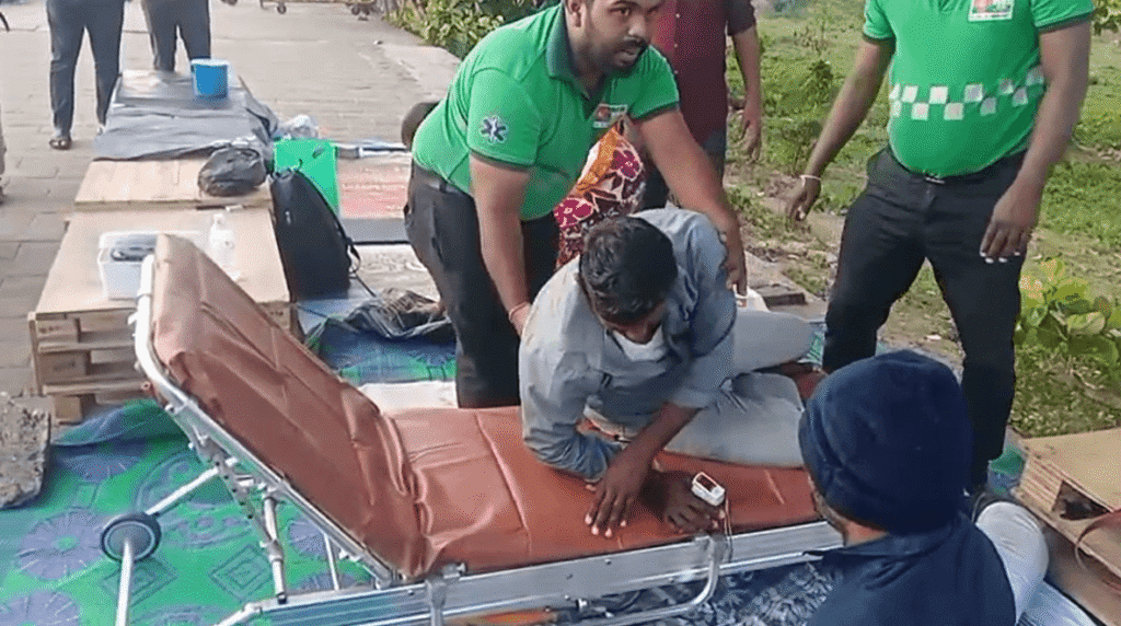 தொடரும் உண்ணாவிரதப் போராட்டம்! ஒருவர் வைத்தியசாலையில் அனுமதி