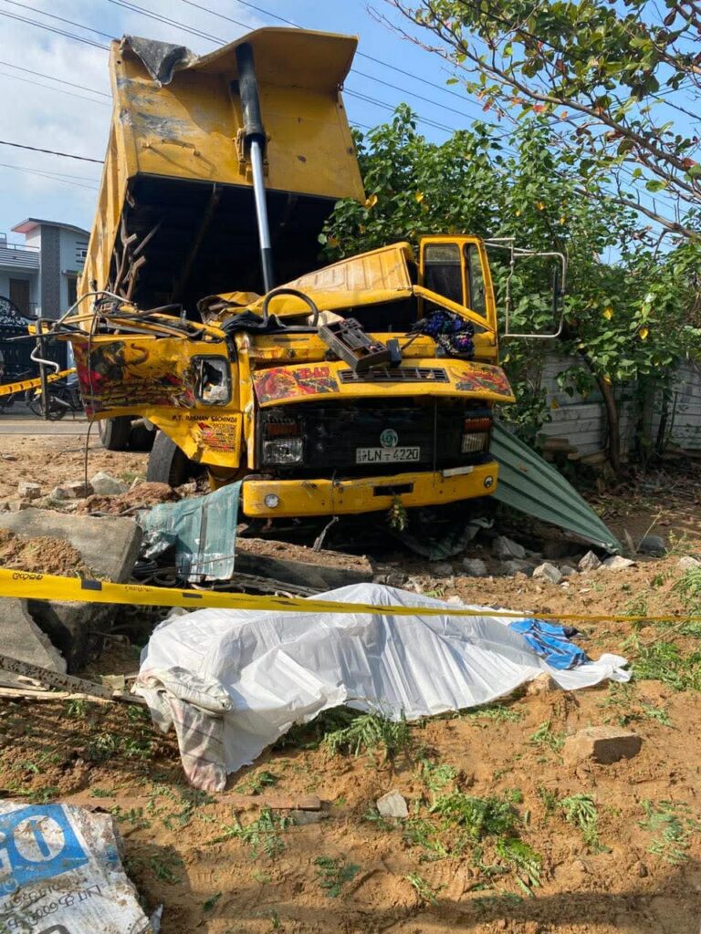 கிளிநொச்சியில் டிப்பர் விபத்து – இருவர் பலி