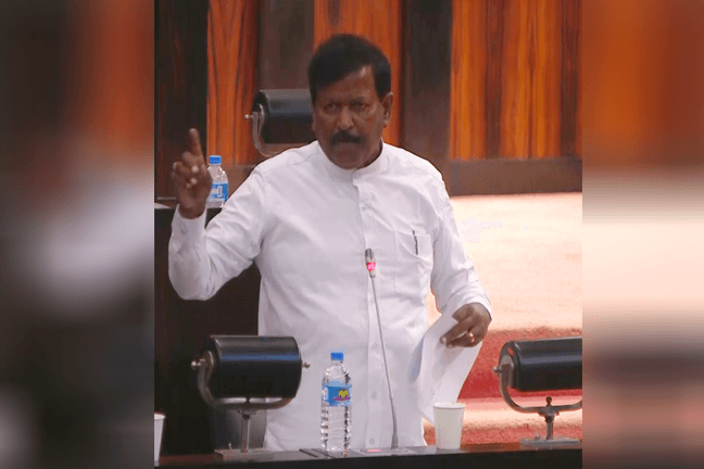 அரசு மக்களுக்கு வறுமை ஒழிப்புத் திட்டத்தையும் செயற்படுத்துகின்றது! ரவிகரன் எம்.பி குற்றச்சாட்டு