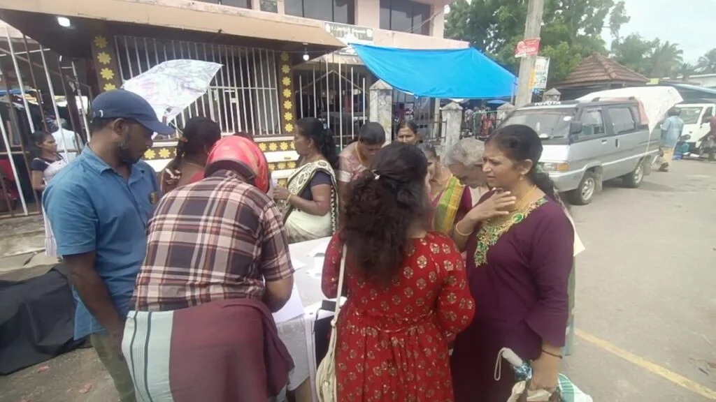 2 தடைச் சட்டத்தை நீக்க கோரி கையெழுத்து வேட்டை-அம்பாறையில் முன்னெடுப்பு