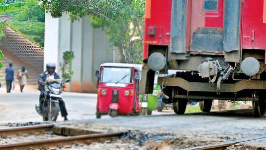 ஹைலெவல் வீதி ரயில் கடவைக்கு தற்காலிக பூட்டு