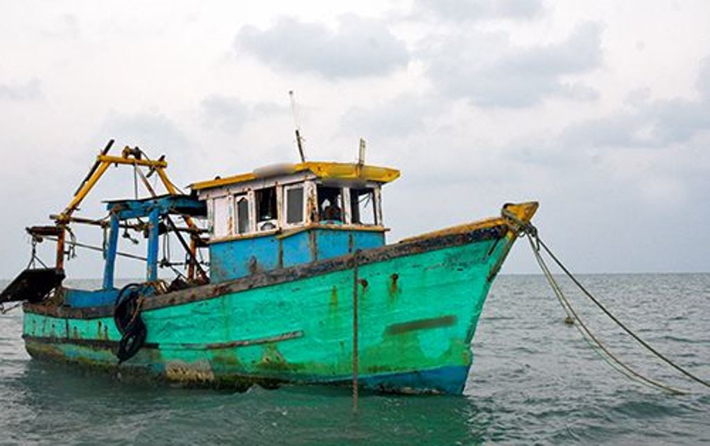 நான்கு படகுகளுடன் 22 இந்திய கடற்தொழிலாளர்கள் கைது