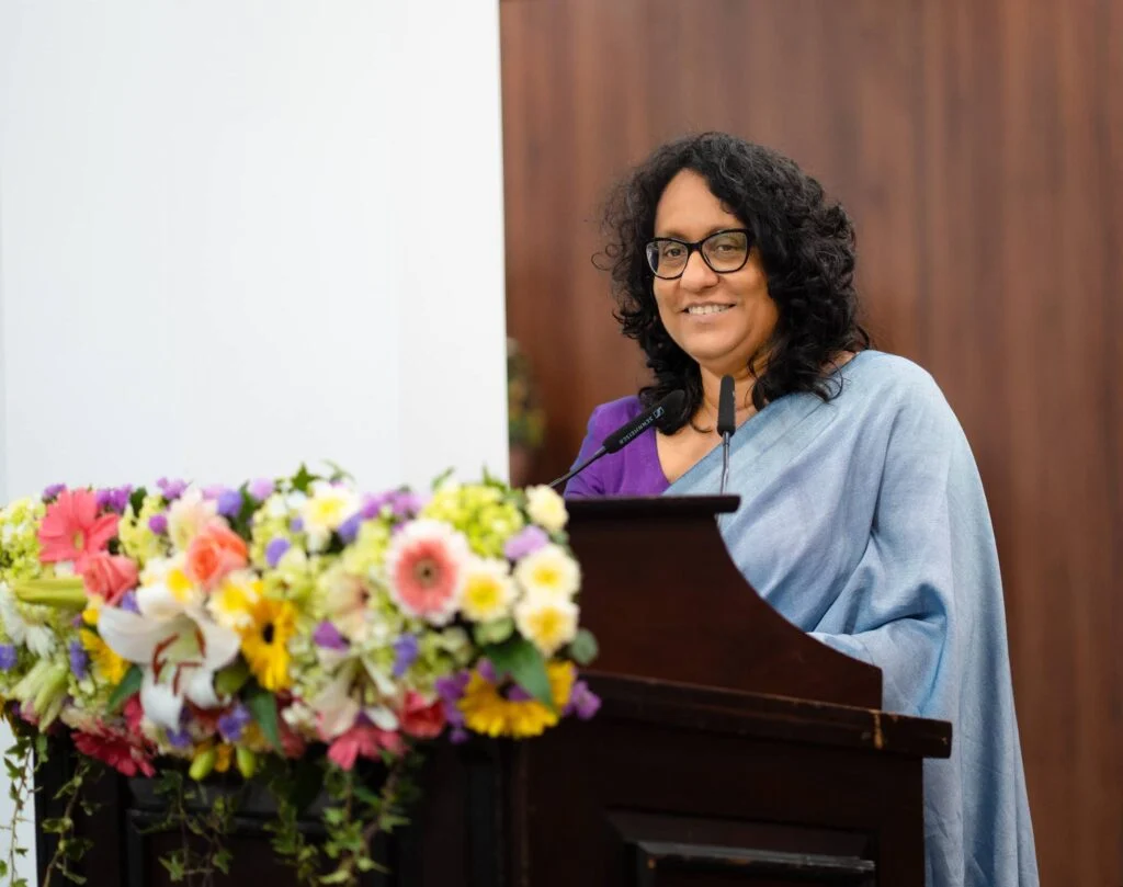 உயர் நீதிமன்ற வளாகத்தில் வழங்கப்படும் தீர்மானங்கள் ஒரு கண்ணாடி போன்றது!
