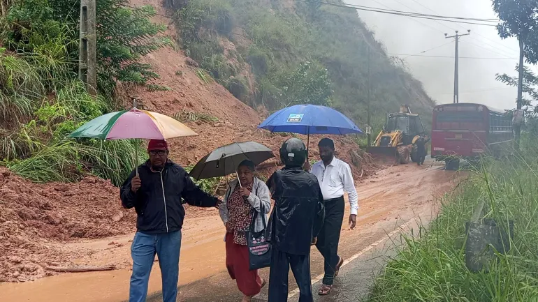மண்சரிவு எச்சரிக்கை நீடிப்பு