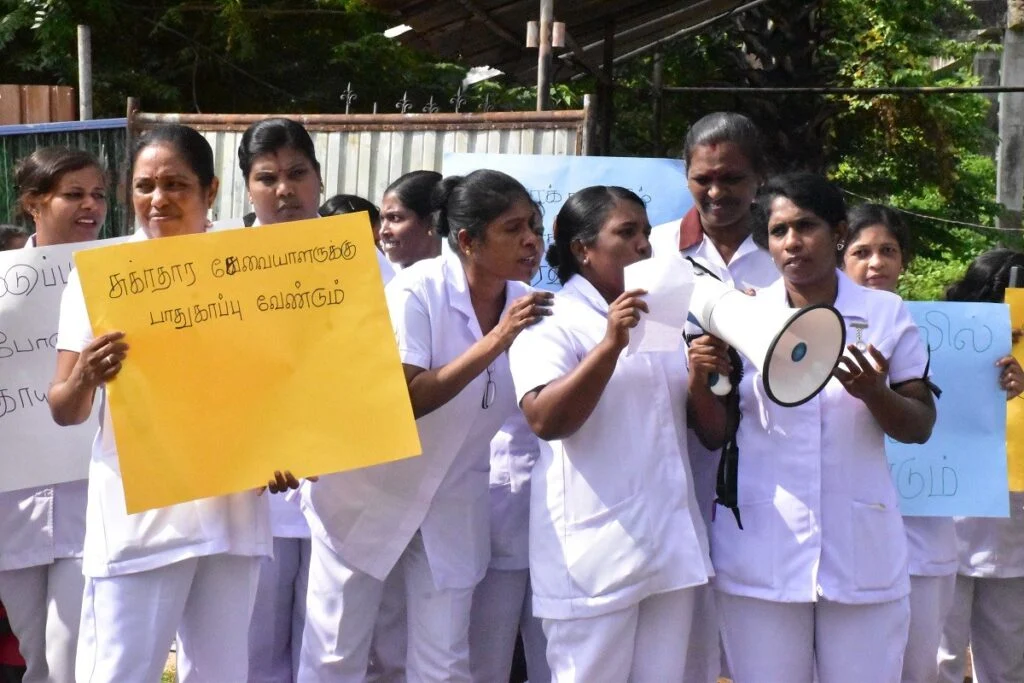 மன்னாரில் குடும்ப நல உத்தியோகத்தர்கள் போராட்டம்