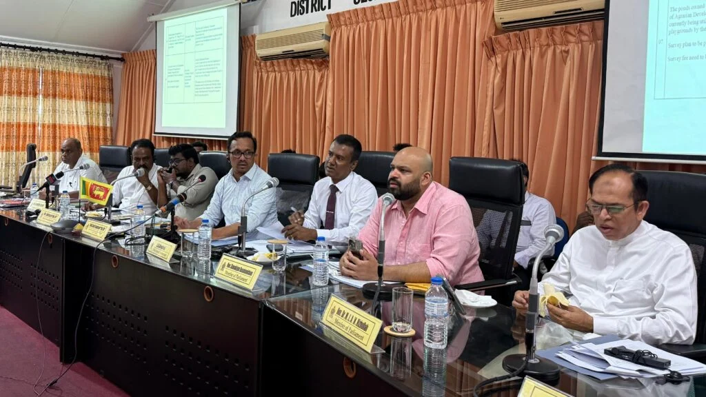 “தீர்மானங்கள் வெறும் பேச்சோடு நிற்கக்கூடாது” மட்டக்களப்பு அபிவிருத்திக் கூட்டத்தில் சாணக்கியன்
