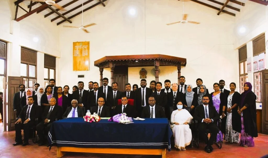 பிரதம நீதியரசர் மன்னாரிற்கு விஜயம்: நீதிமன்ற செயற்பாடுகளையும் பார்வையிட்டார்