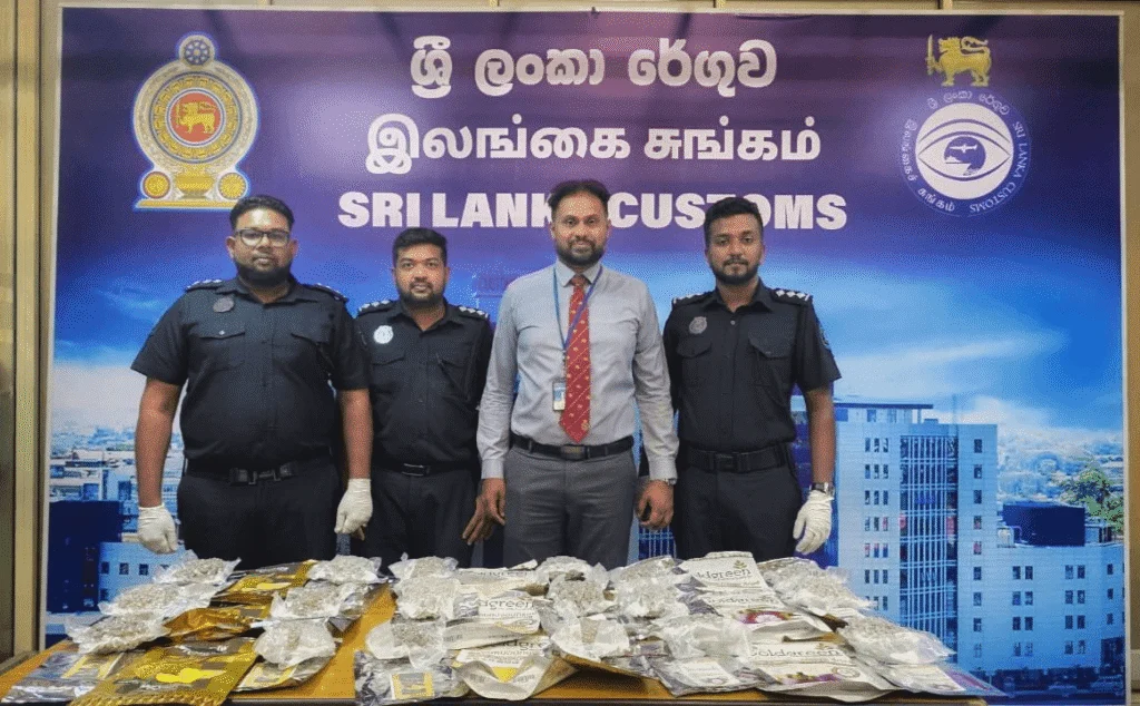 கட்டுநாயக்கவில் 2.5 கிலோ ‘குஷ்’ பறிமுதல் : தாய்லாந்திலிருந்து கடத்தி வந்த பயணி கைது..