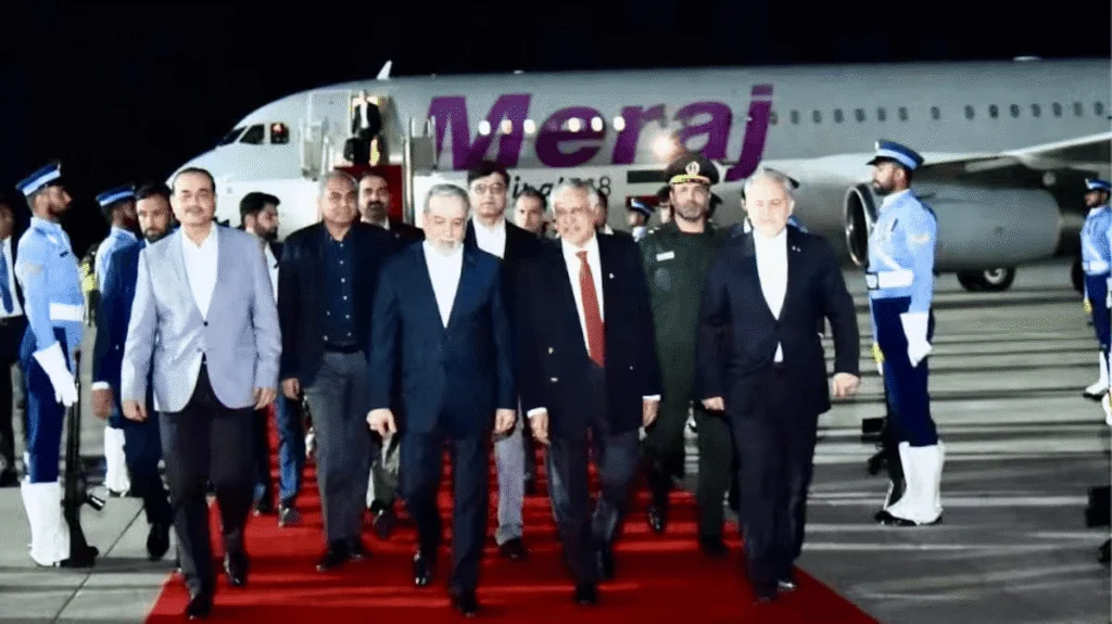 ஈரான் வெளியுறவு அமைச்சர் பாகிஸ்தானிற்கு  விஜயமொன்றை மேற்கொண்டுள்ளார்.