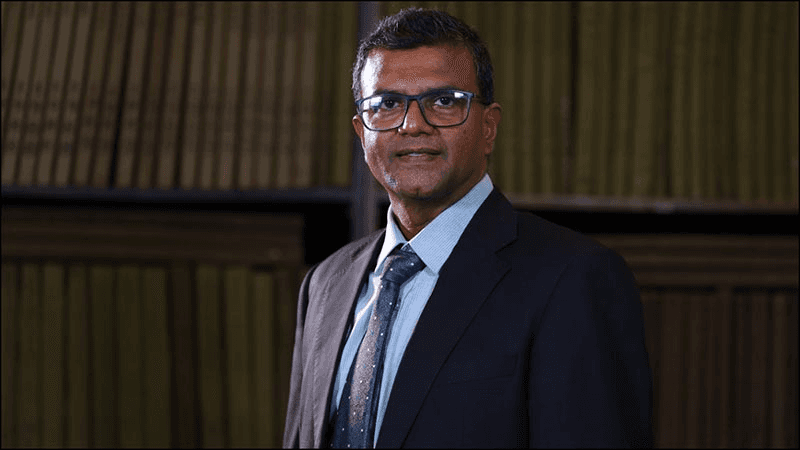 திறைசேரி செயலாளர் நிதிக்குழுவில் முன்னிலை