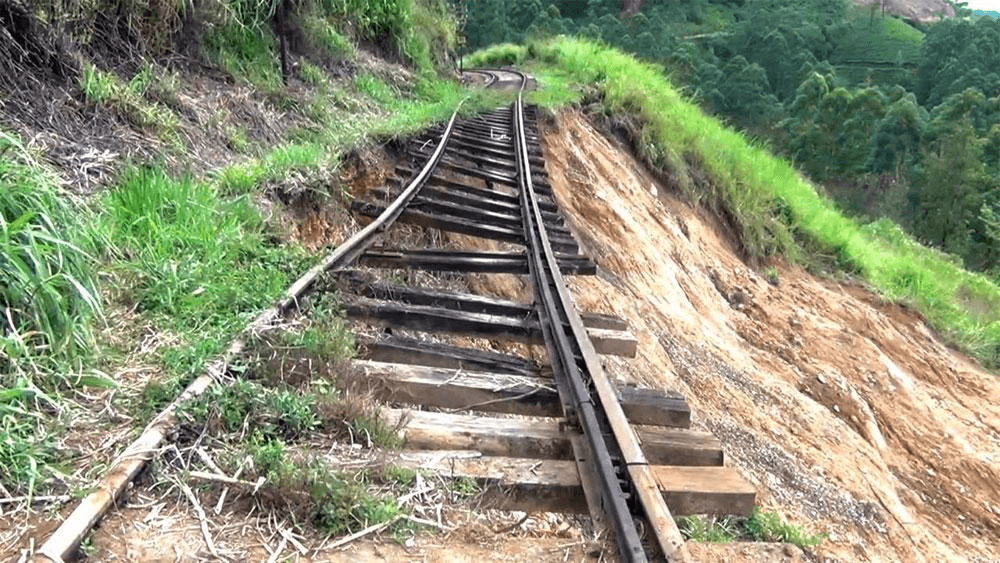 மலையக ரயில் பாதையை மீளமைக்க துரித நடவடிக்கை – களத்தில் இறங்கிய அதிகாரிகள்!