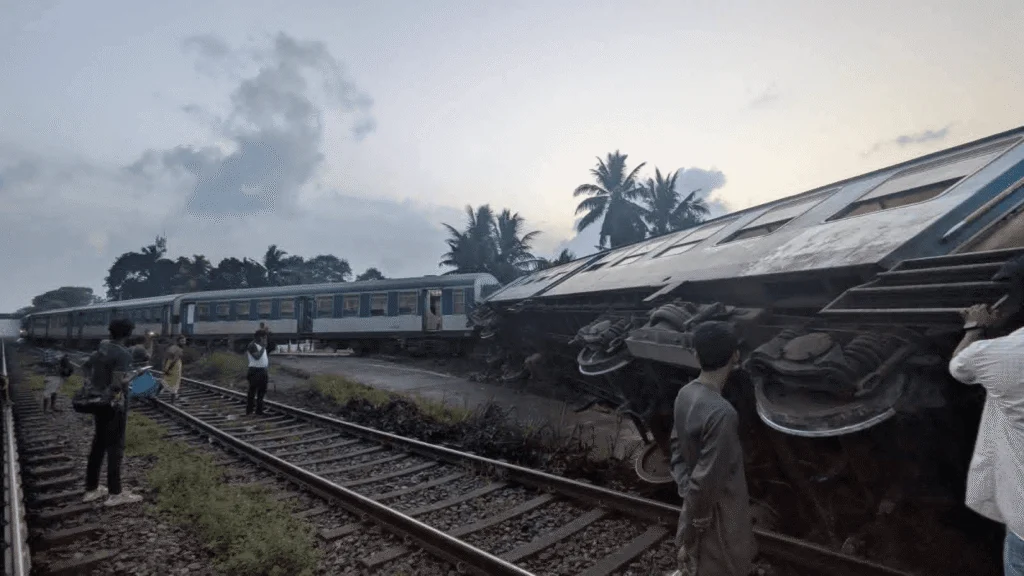 பொல்கஹவெலையிலிருந்து வந்த ரயிலில் விபத்து!
