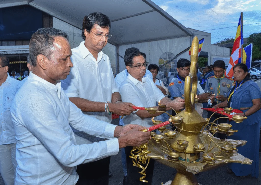 கொழும்புக்கும் பொசன்” – பக்தர்களை ஈர்க்கும் தேசிய நிகழ்வு!