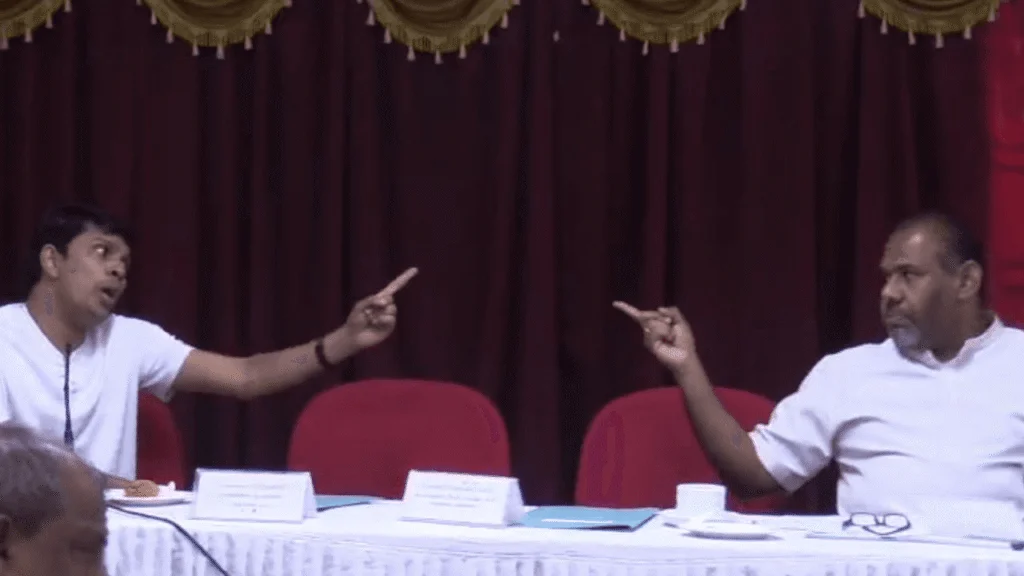 அபிவிருத்திக் குழு கூட்டத்தில் கடும் வாக்குவாதம்!
