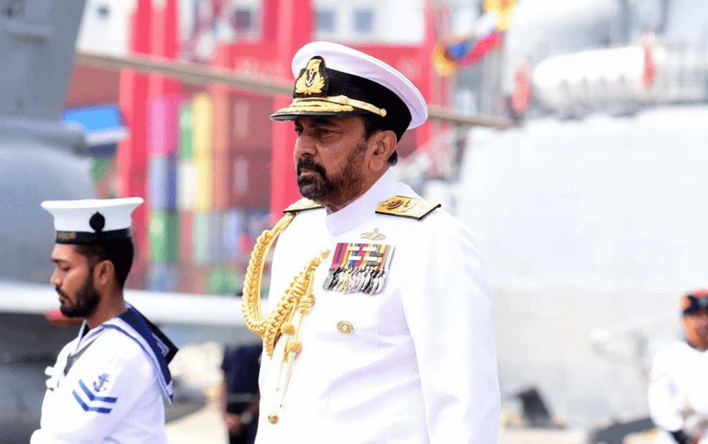 முன்னாள் கடற்படைத் தளபதி கொழும்பு நீதிமன்றத்தில் ஆஜர்!
